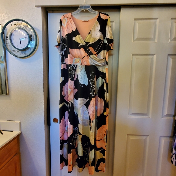 Gilli Multicolored floral Maxi Dress Plus Size 1x - Picture 4 of 7